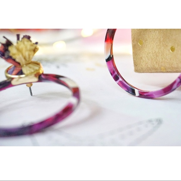 NEW! Acrylic Marble Stud Post Raffia Hoop Earrings - Picture 3 of 9